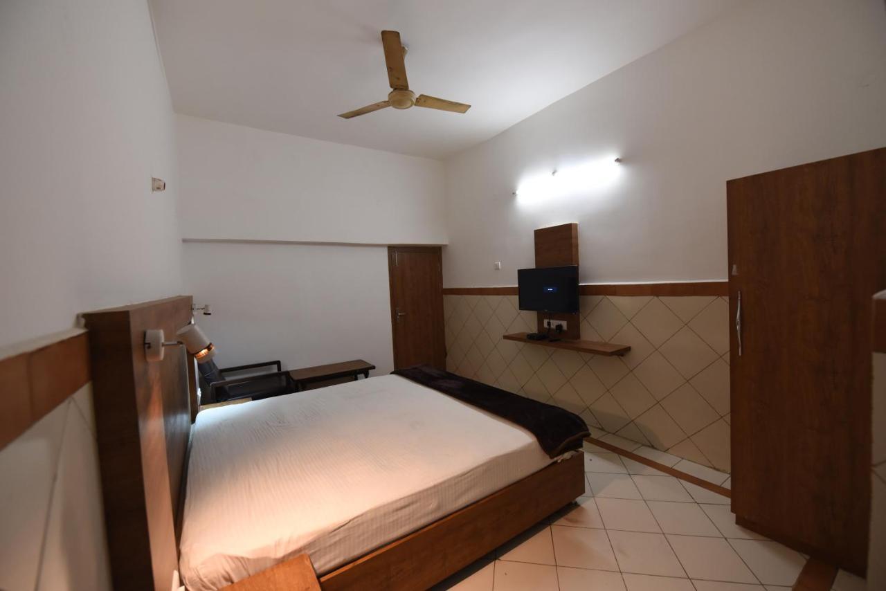 Hotel Mayur Gorakhpur Δωμάτιο φωτογραφία
