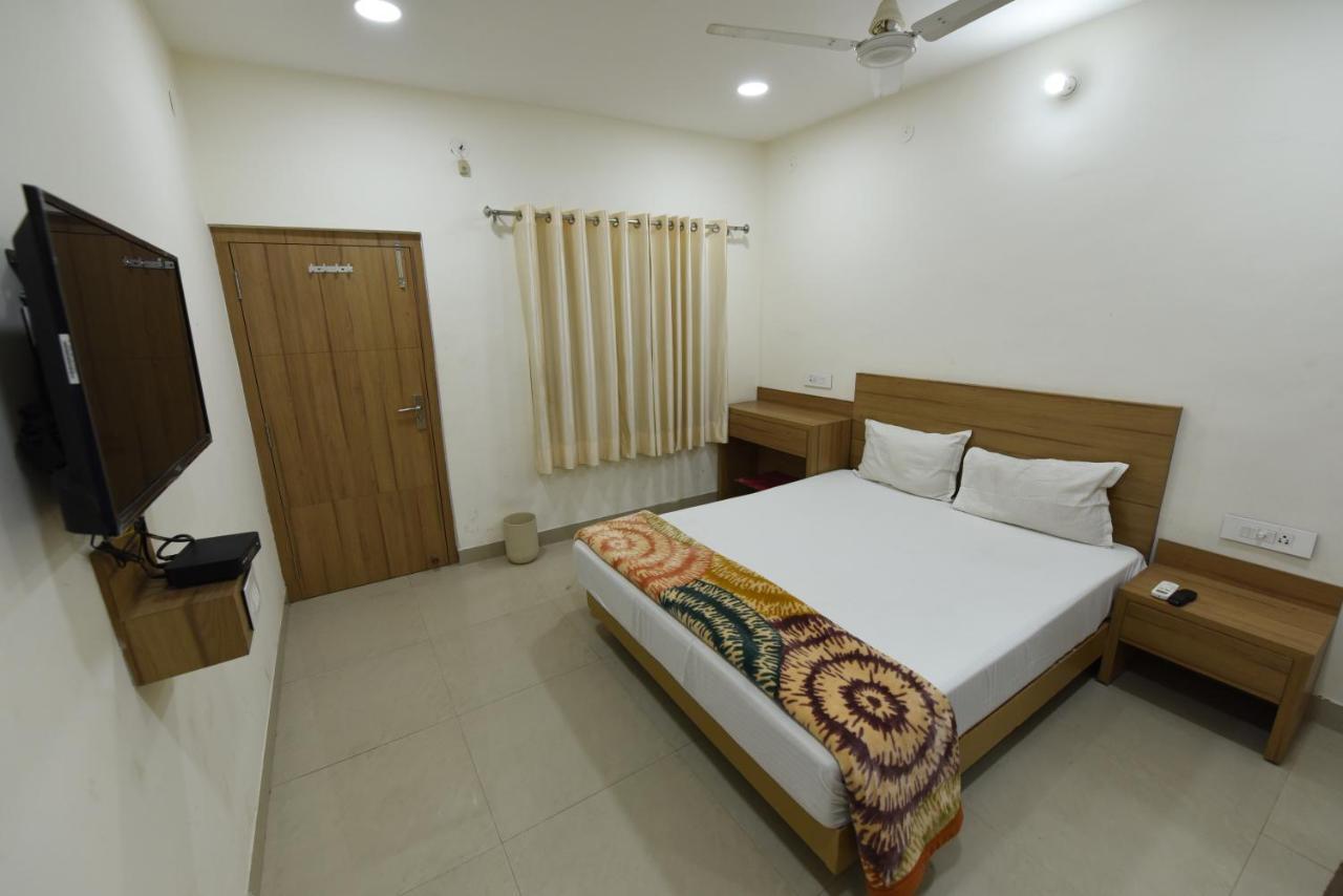 Hotel Mayur Gorakhpur Εξωτερικό φωτογραφία