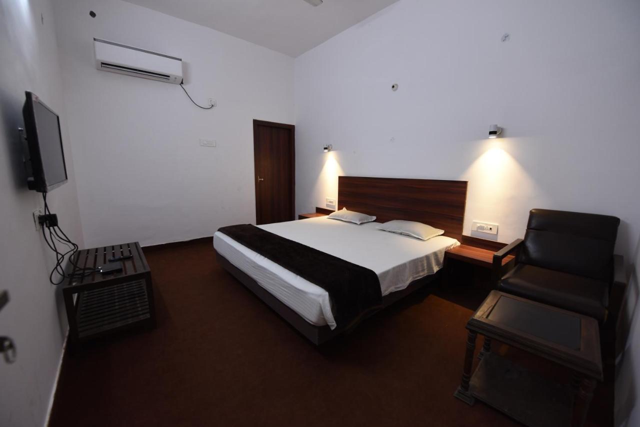 Hotel Mayur Gorakhpur Εξωτερικό φωτογραφία